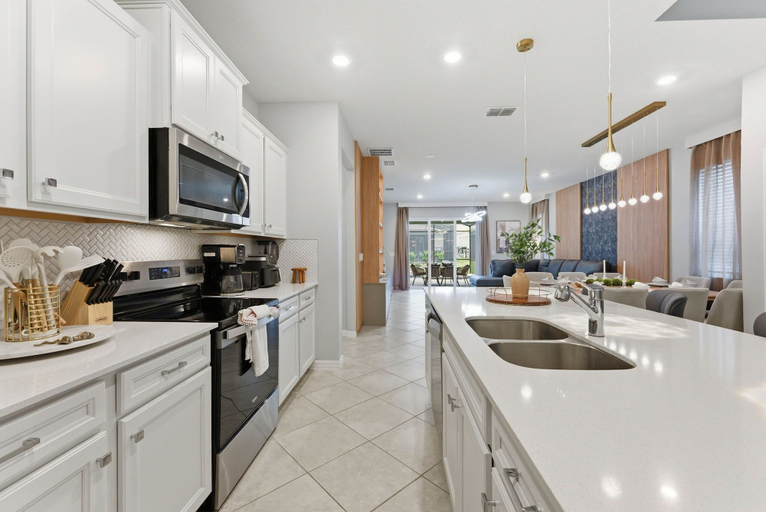 Private kitchen 3, Luxury Themed Villa, Pool, Theater, Game Room, Lake