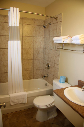 Bathroom, CARLETON INN & COTTAGES, Annapolis