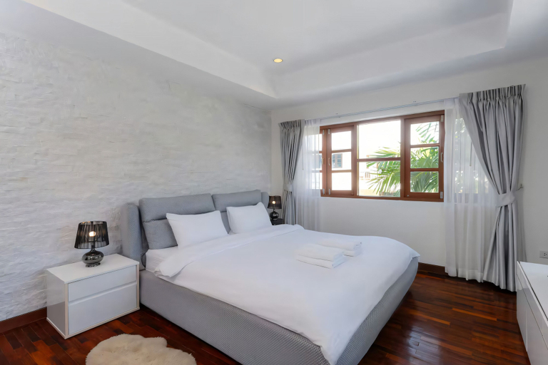 Room 4, Grand Hill Mansion, Hua Hin