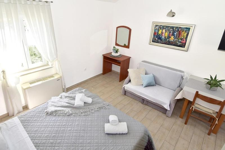 Bedroom 2, Old town studio apartments, Makarska