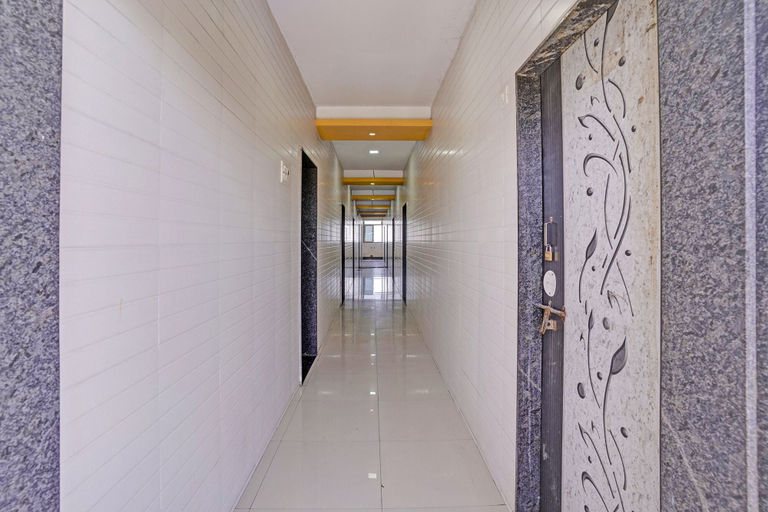 Lobby 5, Fabhotel Aarvi Executive, Aurangabad