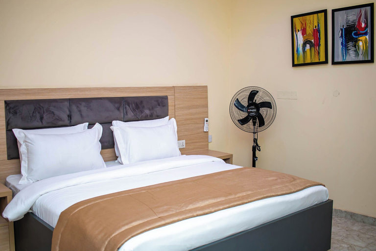 Room 5, Cedar Suites, Lagelu