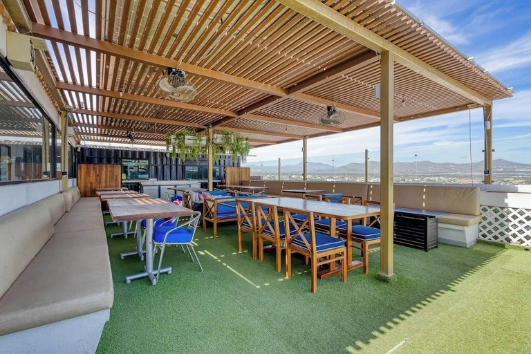 Outdoor dining 4, Hotel Suite With Ocean-view Rooftop Infinity Pool, Balconies & AC, La Paz
