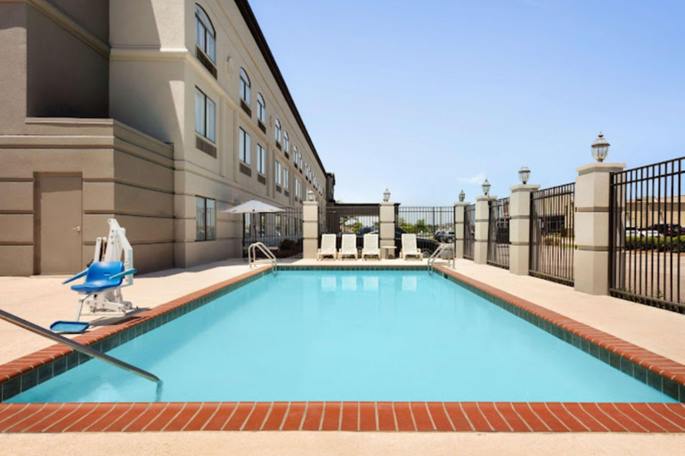 Sport & Beauty 4, Townhome Inn & Suites in Cordova, Shelby