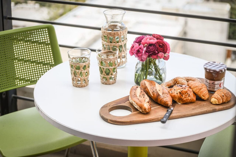 Food & Drinks, Studio apt w balcony and Kitchen