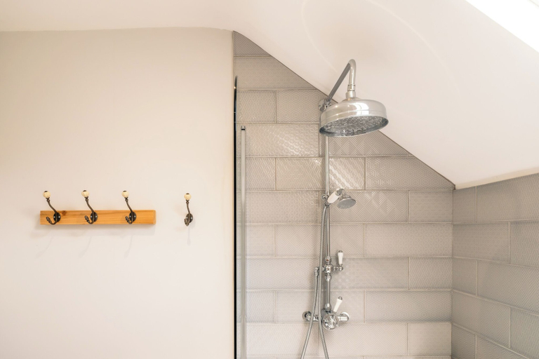 Bathroom 5, Old Bank Flat Beautiful Cotswold Apt, Gloucestershire