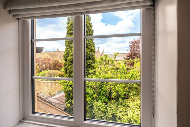 Interior 3, Old Bank Flat Beautiful Cotswold Apt, Gloucestershire