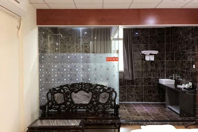 Bathroom 4, Li Yin Business Hotel, Jiangmen