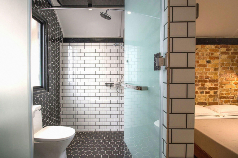 Bathroom 5, The Brownstone Hostel & Space, Kinta