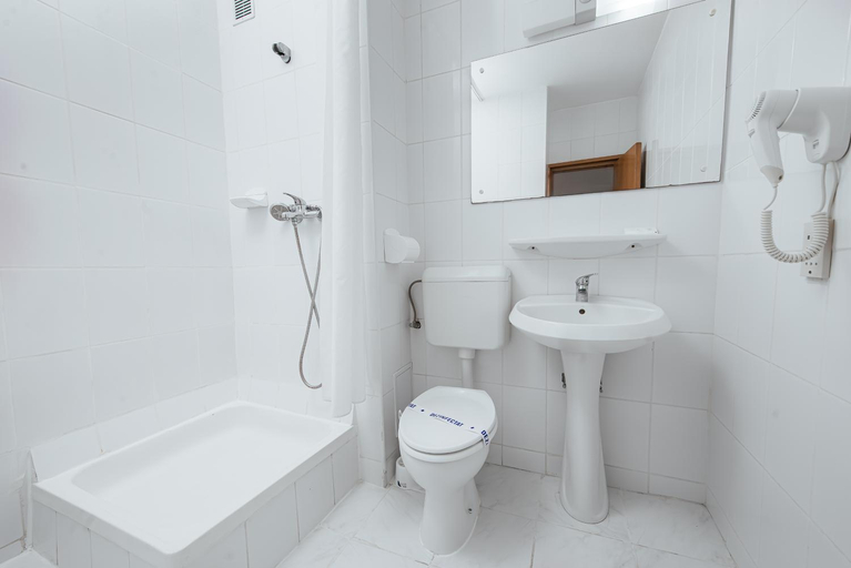Bathroom 4, Hotel Scoica, Mangalia