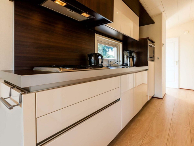 Others 4, Holiday Home in Noordwijk With Terrace, Noordwijk