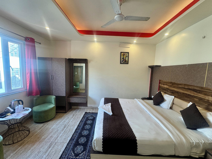 Room 3, V HOTEL DEV RESIDENCY, Delhi