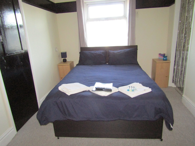 Room 5, No 12 GuestHouse, Blackpool