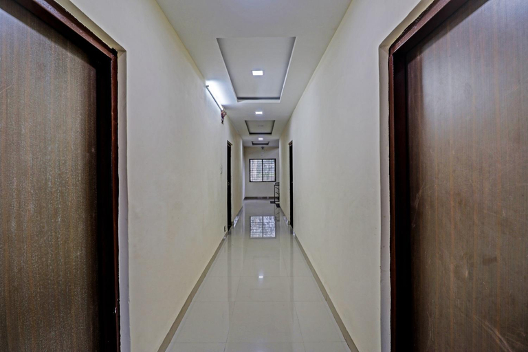 Public Area 2, HOTEL O MIDWAY TREAT DHAR, Dhar