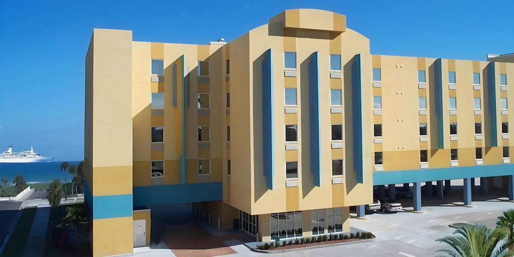 Exterior & Views 1, Cocoa Beach Suites Hotel, Brevard