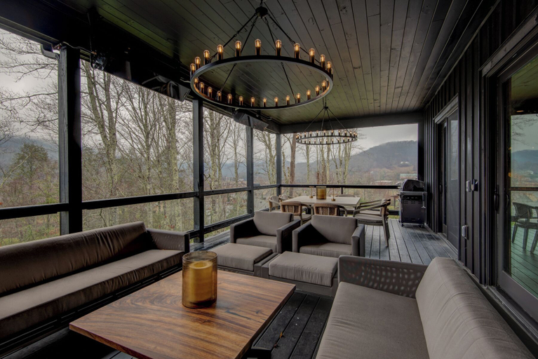Interior 4, Maynard V at Elk Creek, Avery