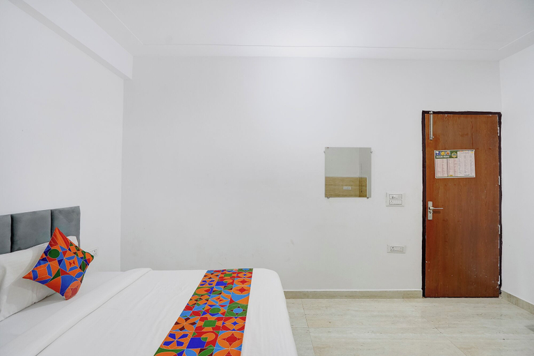 Room 5, Fabhotel Hr Residency, Delhi
