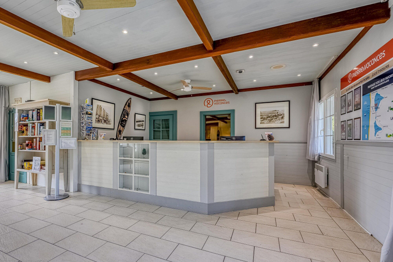 Reception 4, Beautiful Landes Alcove Apartment for 4, Landes