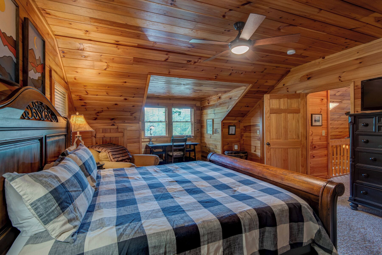 Interior 3, Crosswind Hot Tub - Firepit - Mountain Views, Watauga