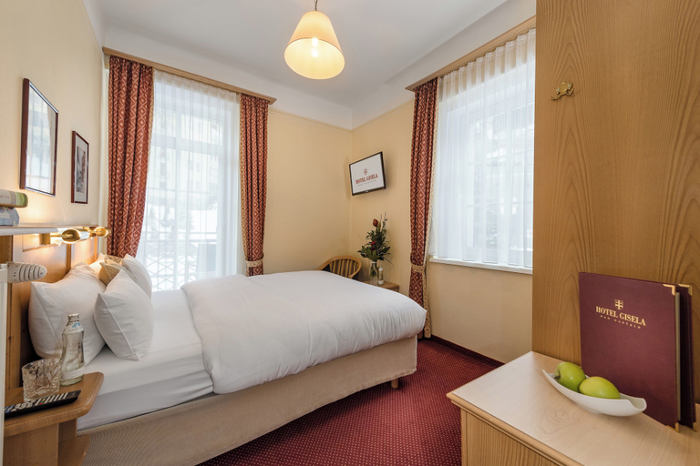 Bedroom 2, Hotel Gisela, Sankt Johann im Pongau