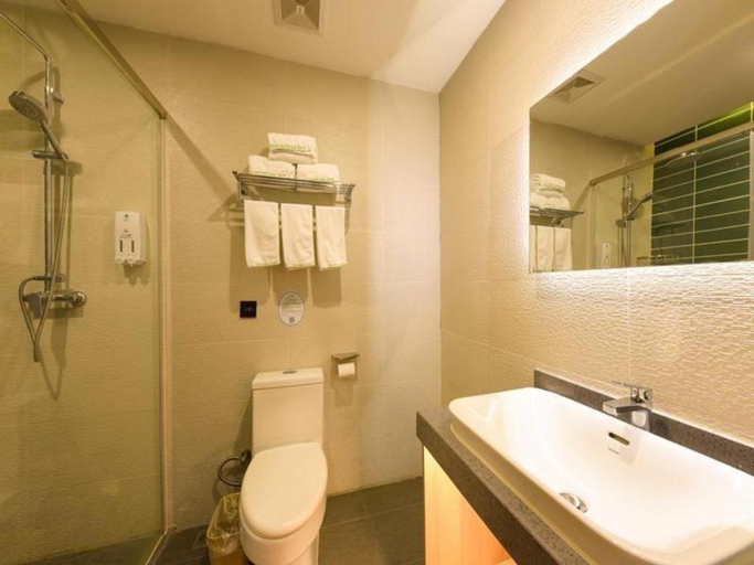 Bathroom 3, GreenTree Inn Tangshan Caofeidian District Nanbao Development Zone, Tangshan