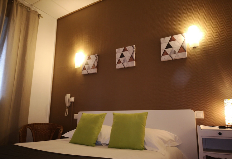 Bedroom 2, Trianon Hotel, Indre-et-Loire