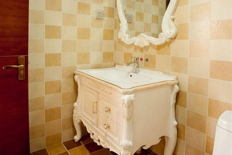 Bathroom 3, Di Jing Hotel, Xilin Gol