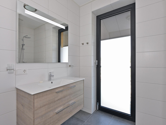 Bathroom 4, Kamperland Apartments, Noord-Beveland
