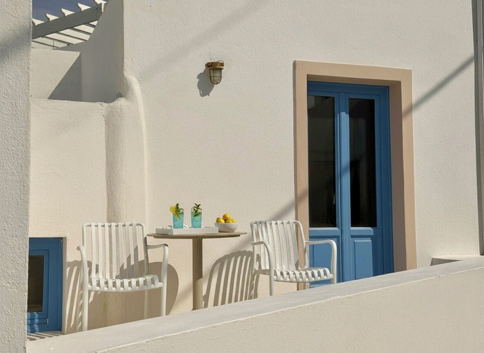 Room 3, White Pearl Laokasti Suites, South Aegean