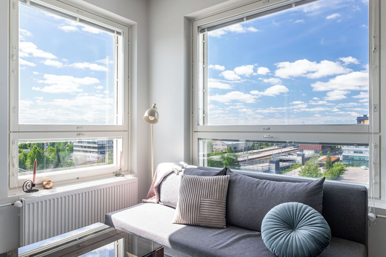 Living area 3, Top floor 1BR Apt with Balcony & AirCon, Päijänne Tavastia