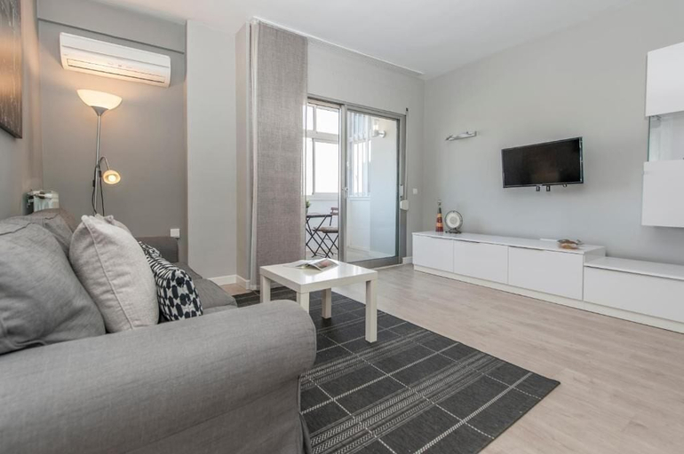 Living area 3, Plaza de Castilla II, Madrid