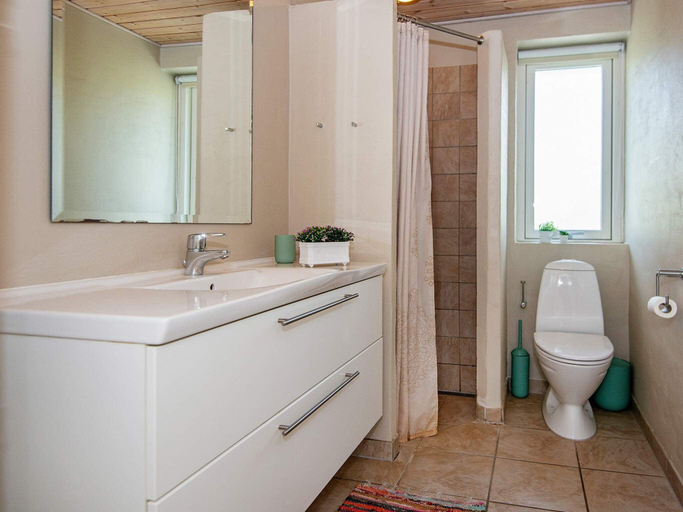 Bathroom 3, 4 star holiday home in Aabenraa, Aabenraa