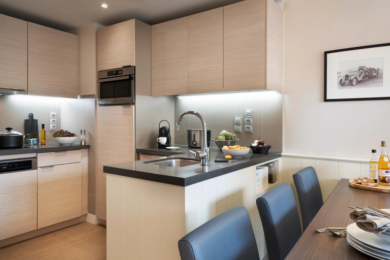 Dining 5, Deauville Duplex for 6 With Terrace, Calvados