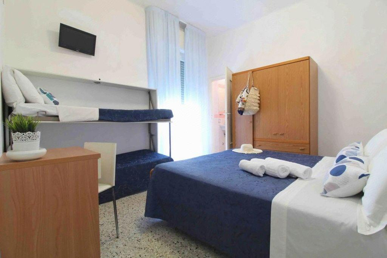 Others 5, Hotel Kelly, Rimini
