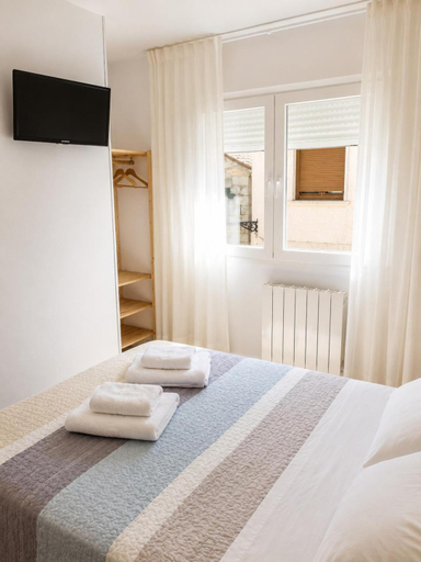 Bedroom 3, APARTAMENTOS LA CAPILLA, Pontevedra