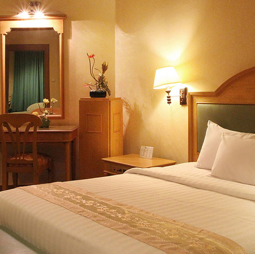 bedroom 9