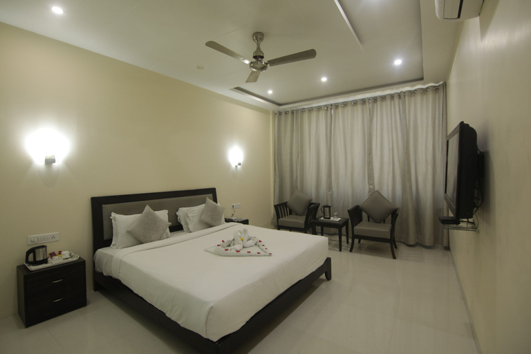 Bedroom 3, Hotel Silver Shine, Chhindwara