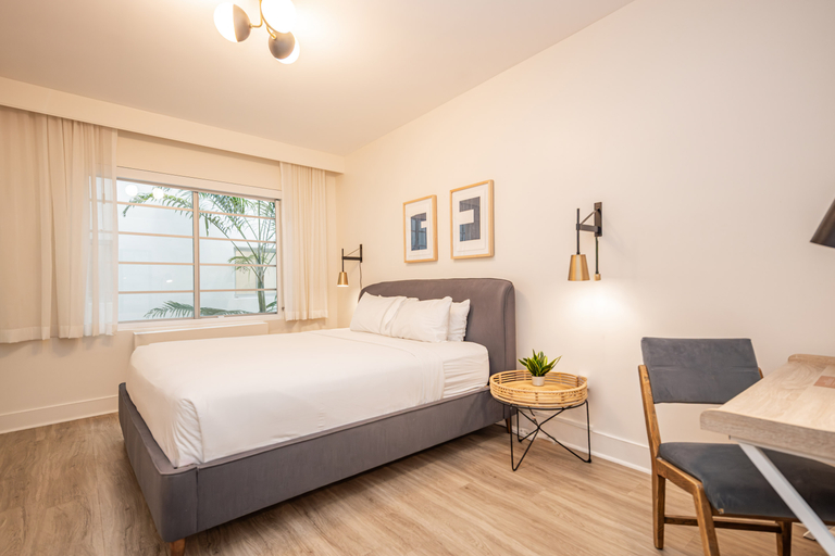 Bedroom 3, Kenmore Village Hotel, South Beach, Miami-Dade