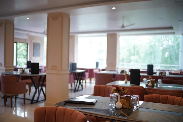 Dining, Hotel The Amrit, Jabalpur