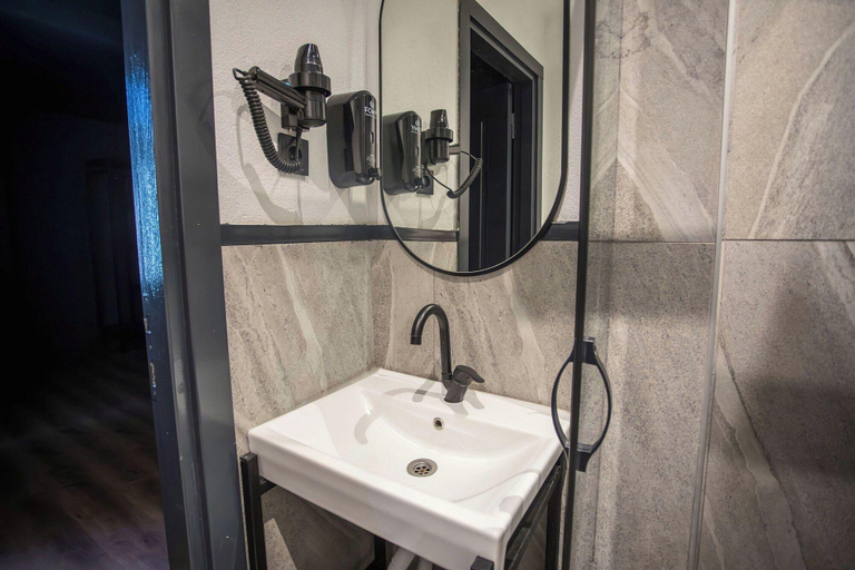 Bathroom 3, Arkem City Hotel , Maltepe