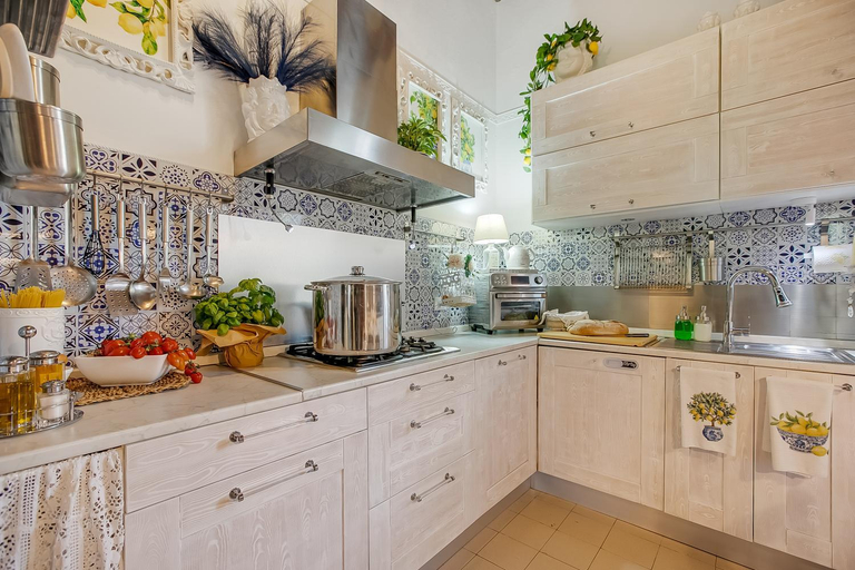 Kitchen 2, Villa Mon Paradis, Lucca