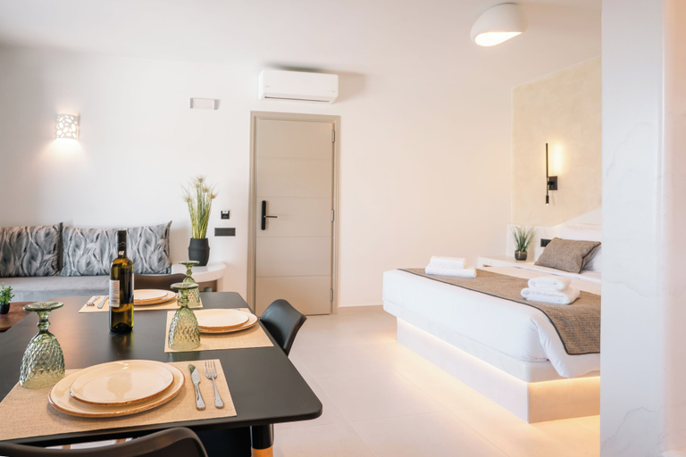 Room 5, Serenity Collection Suites, South Aegean