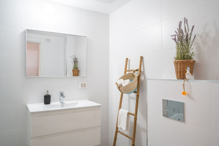 Bathroom 3, Stylish Seaside Escape with Balcony by Sea N' Rent