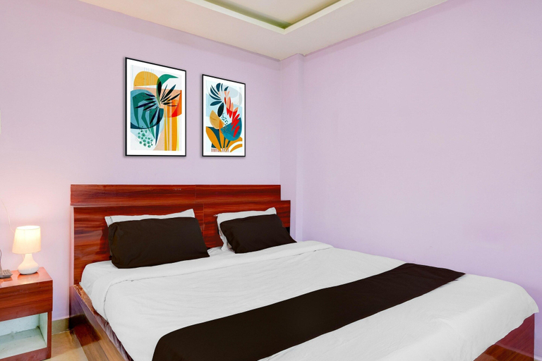 Room 2, Deluxe Lakhi Guest House, Kamrup