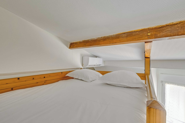 Room 5, Studio 2P Near Tolbiac / Olympiades, Paris