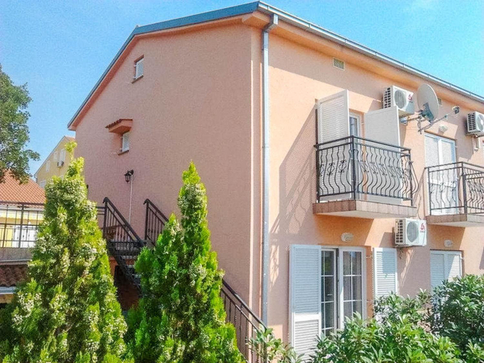 Entrance 3, Apartments Eden, Crikvenica
