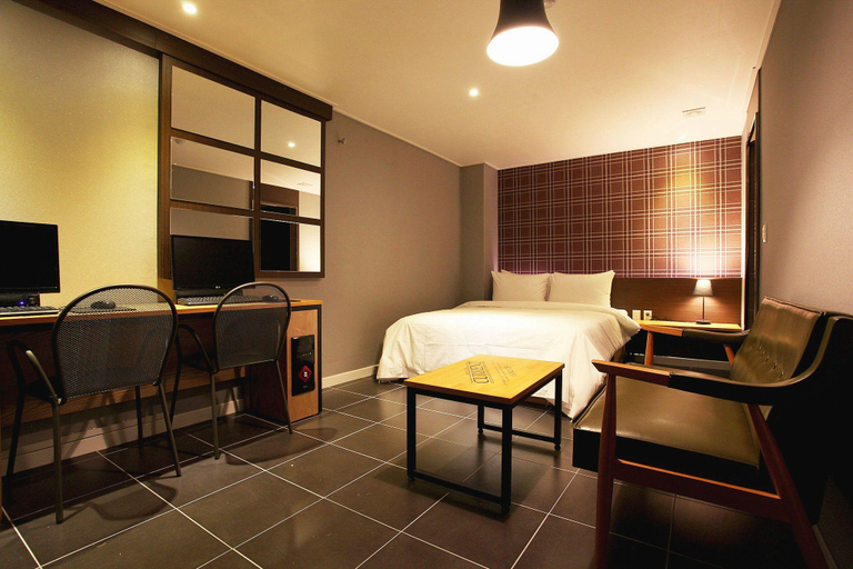 Bedroom 4, Indeogwon VALT Hotel, Anyang