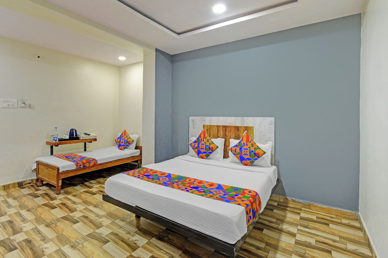 Room 3, FabHotel Sri Sai Regency - Nr. RTC X Roads Metro Station, Hyderabad
