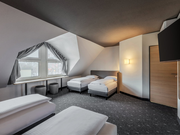 Others 3, B&B HOTEL Munchen-Schwabing, München