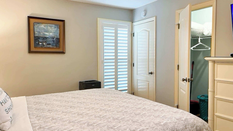 Room 3, Horizon South 81B Resort Stay, Bay